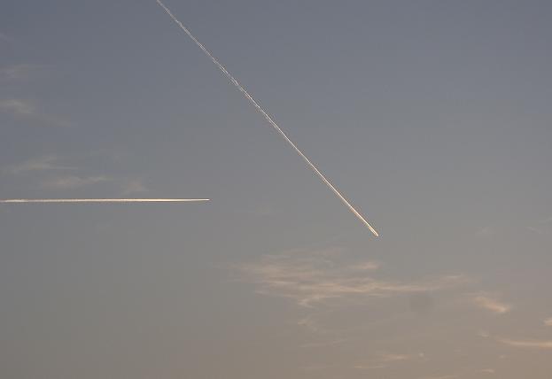 飛行機雲１.jpg